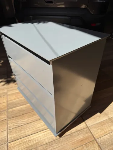 Mesa com gaveteiro 