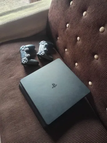 Ps4 slim 1tb