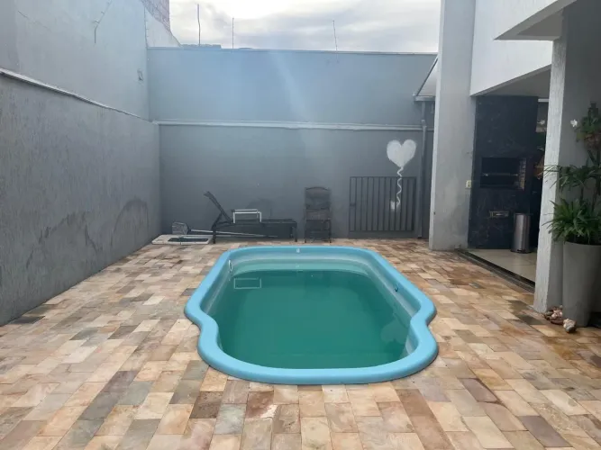 Casa à venda no bairro Cidade Jardim em Uberlândia