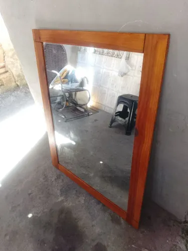 Espelho com moldura