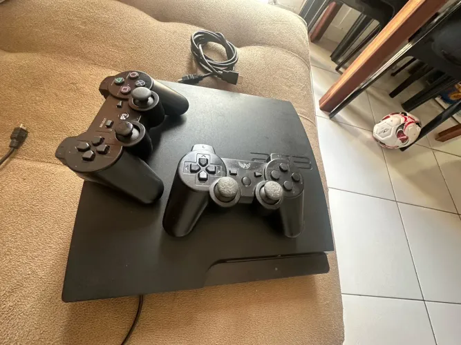 Vende-se ps3 com + de 10mil jogos