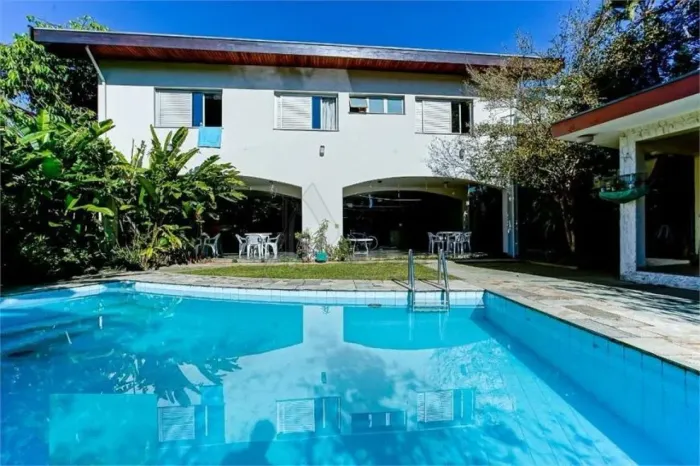 Casa Venda e Aluga no Barro Branco, com 500m², 4 dormitórios, 2 suítes, piscina, 4 vagas