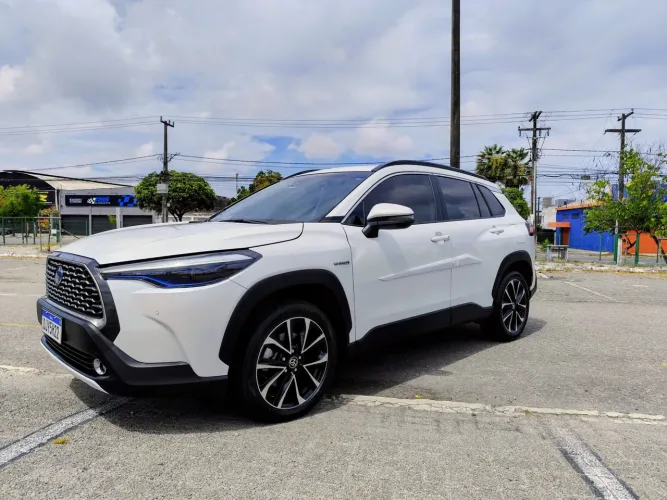 Corolla Cross 2023 XRX híbrido 