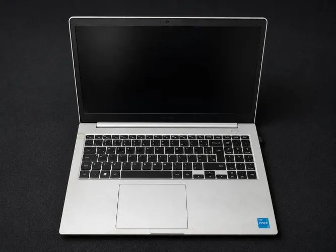 Excelente!! Notebook i3 10ª geração 128gb ssd 4gb ou 8gb ram! Bateria com boa duração!