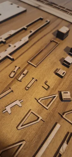 KIT EM MDF PARA MONTAGEM DE CARRETA MINIATURA - ESCALA 1:32
