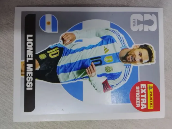 Vende-se carta do Lionel Messi prata extra sticker da Panini