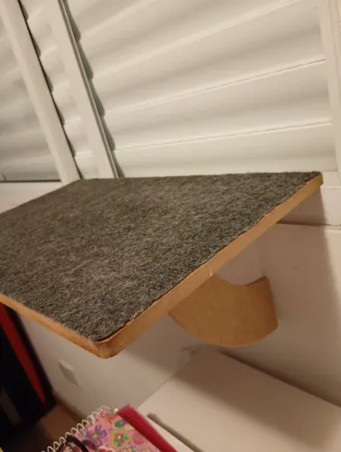 Prateleira/suporte de janela para gatos.