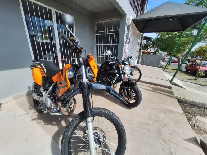 Vendo Tornado impecável 33 mil km chave reserva manual NF, e Fazer 600 4cc impecável rvsda