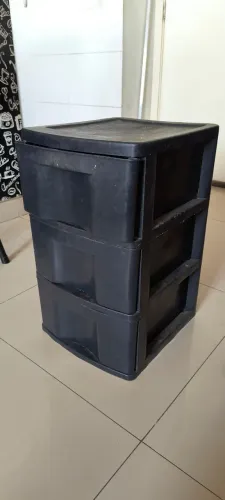 Gaveteiro de plástico preto
