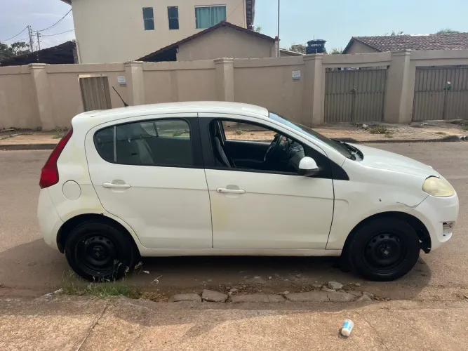 Fiat Palio Attractive 1.0 EVO Fire Flex 8V 5P 2013
