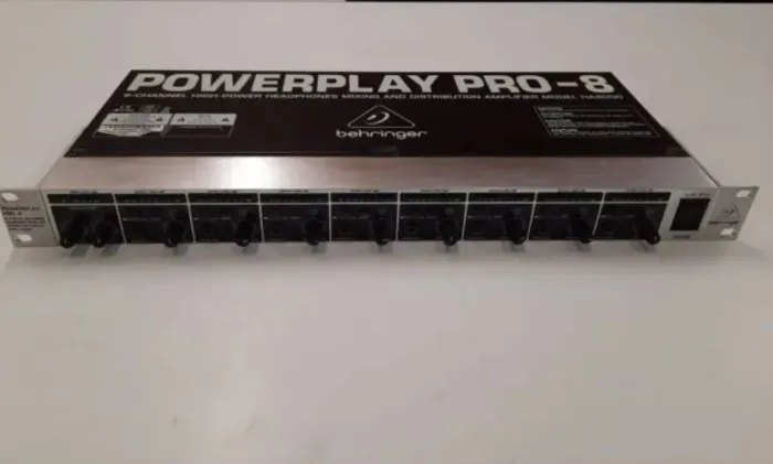 Distribuidor de Fones Behringer Powerplay Pro-8 
