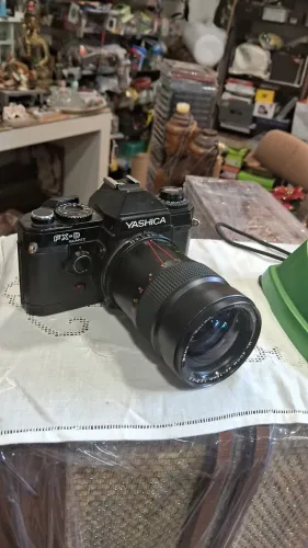 Câmera fotográfica japonesa Yashica FX-D SEM TESTES 