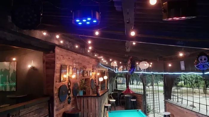 Aluga-se ponto comercial