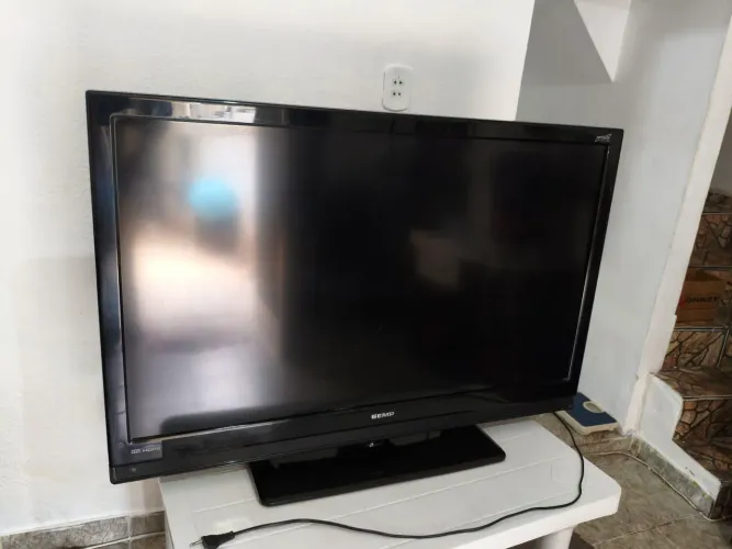 Vendo TV Semp 42 polegadas funcionando perfeitamente