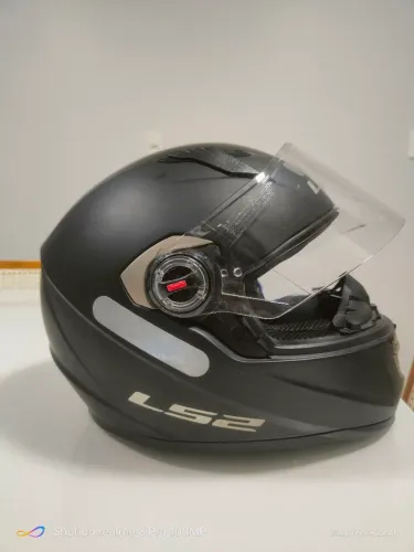 Capacete LS2 preto M 58