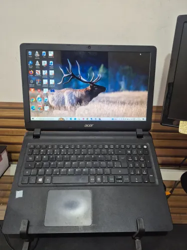 Notebook Acer Aspire ES1-533 Preto 15.6" Intel Core I3, 4GB de RAM, SSD 256