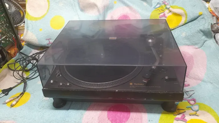 Toca-discos Technics SL-1350