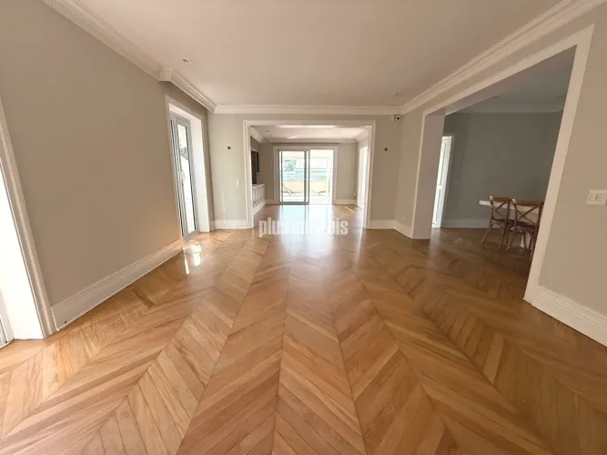Casa Exclusiva no Pacaembu - Pronta para Morar com Conforto, Sofisticação e Segurança
