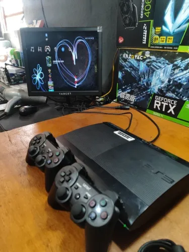 VIDEO GAME PLAYSTATION 3 SUPER SLIM 750GB 2 CONTROLES e 7 JOGOS - GARANTIA 3 MESES