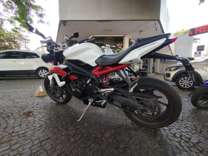 Triumph Street Triple 675R