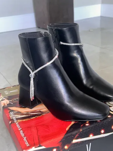 Bota Vizzano Cano Curto Preto