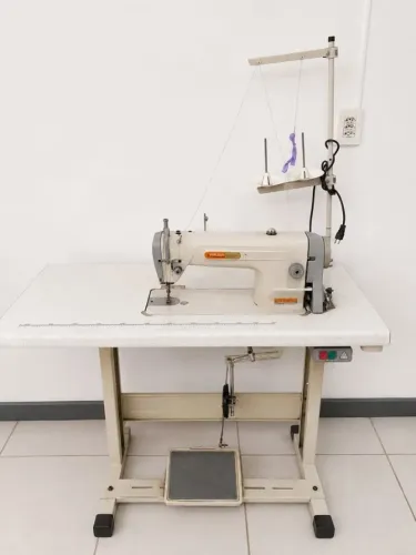 Maquina de Costura Reta Industrial Siruba Original barata