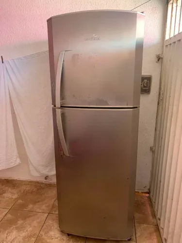Vendo geladeira continental