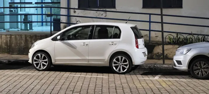 Volkswagen Up! Move 1.0 Total Flex 12V 5P 2015