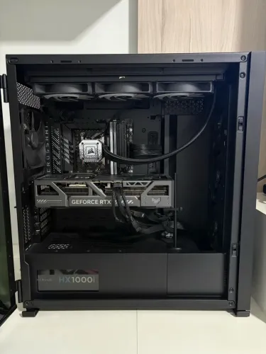 PC Gamer 9800x3d RTX 5090 32GB Ram 3tb ssd monitor asus rog Swift