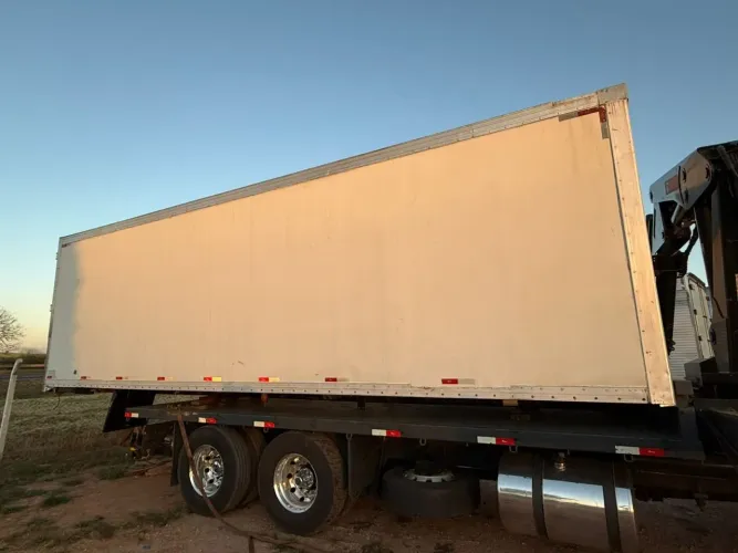 Baú refrigerado 8,60 sem motor