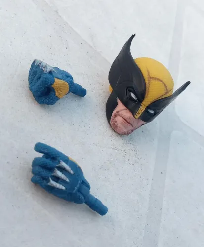 Head Wolverine e mãos Marvel Legends
