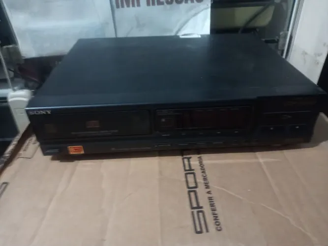 Toca CD player Sony(leia o anúncio)