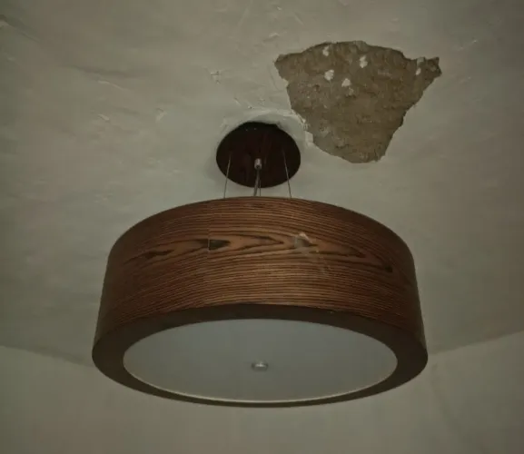 Lustre de madeira (pendente redondo de madeira)