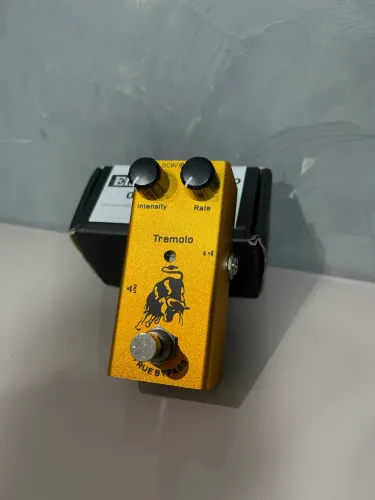 Pedal Tremolo Compacto NOVO