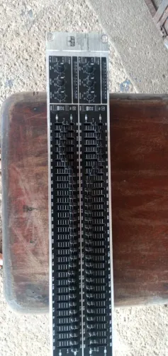 EQUALIZADOR DE SOM BEHRINGER