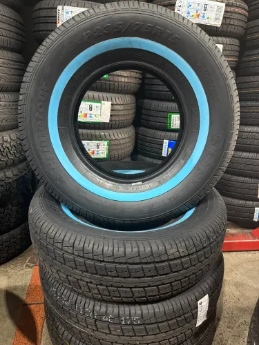 Pneus aro 15 235/75/15 com faixa branca