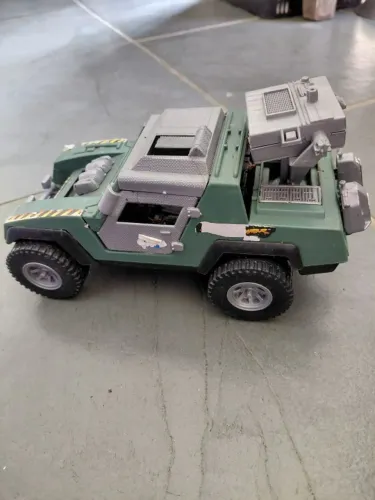 Versão vintage do veículo V.A.M.P. (Multi-Purpose Attack Vehicle)