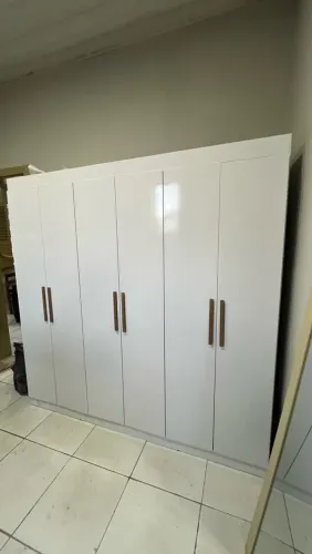 Guarda-Roupa 6 portas 2 gavetas Branco