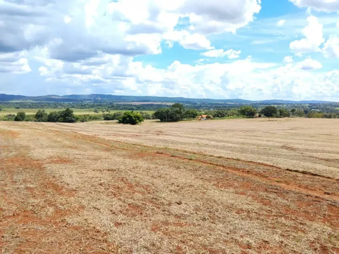 Fazenda município de Cezarina   - 15.5 alqueires