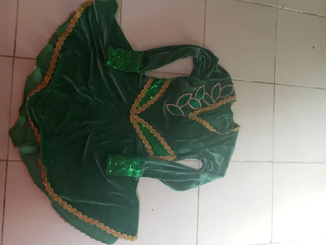 OFERTA IMPERDÍVEL! Essa vai para você! Que procura um fardamento incrível sua filha!