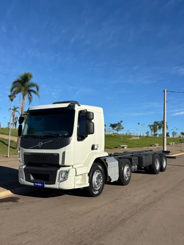 VOLVO VM 330 I-SHIFT LEITO BITRUCK
