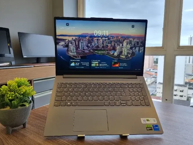 Notebook Gamer Lenovo LOQ 15 IAX9E - Core i5 | 12ª geração | 512GB SSD | 16GB DDR4 | 15"