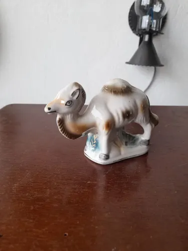 Escultura Dromedário/Camelo de louça