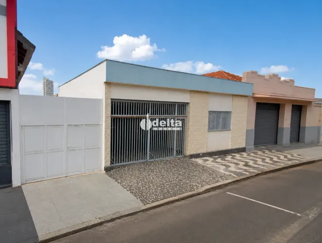 Área disponível para venda no bairro Nossa Senhora Aparecida em Uberlândia-MG