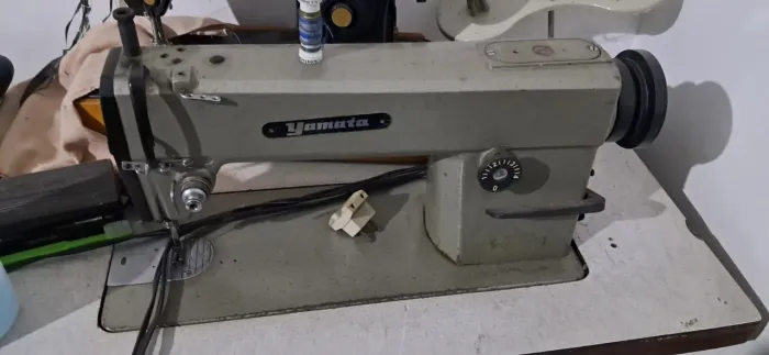 Vende-se máquinas de costura usadas