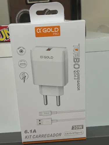 Carregador tipo-C turbo da A'Gold Pro. 
