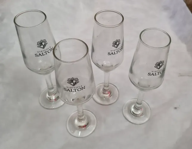 CONJUNTO 04 TAÇAS ESPUMANTE - VINÍCOLA SALTON
