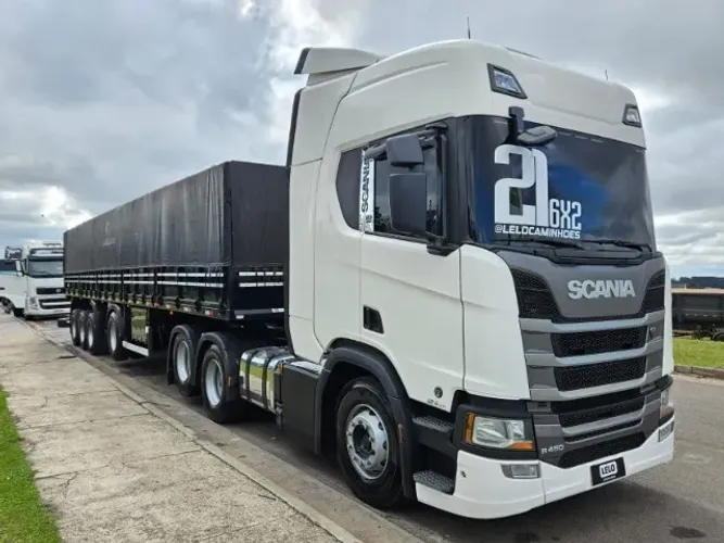 Scania R450 6x2 Ano 21 Euro 5 Painel TFT Geladeira (repasse)  + 4eixo Graneleiro Librelato