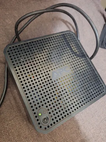ESTABILIZADOR APC MICROSOL 300VA/300W