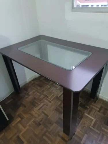 Mesa com Vidro -cozinha